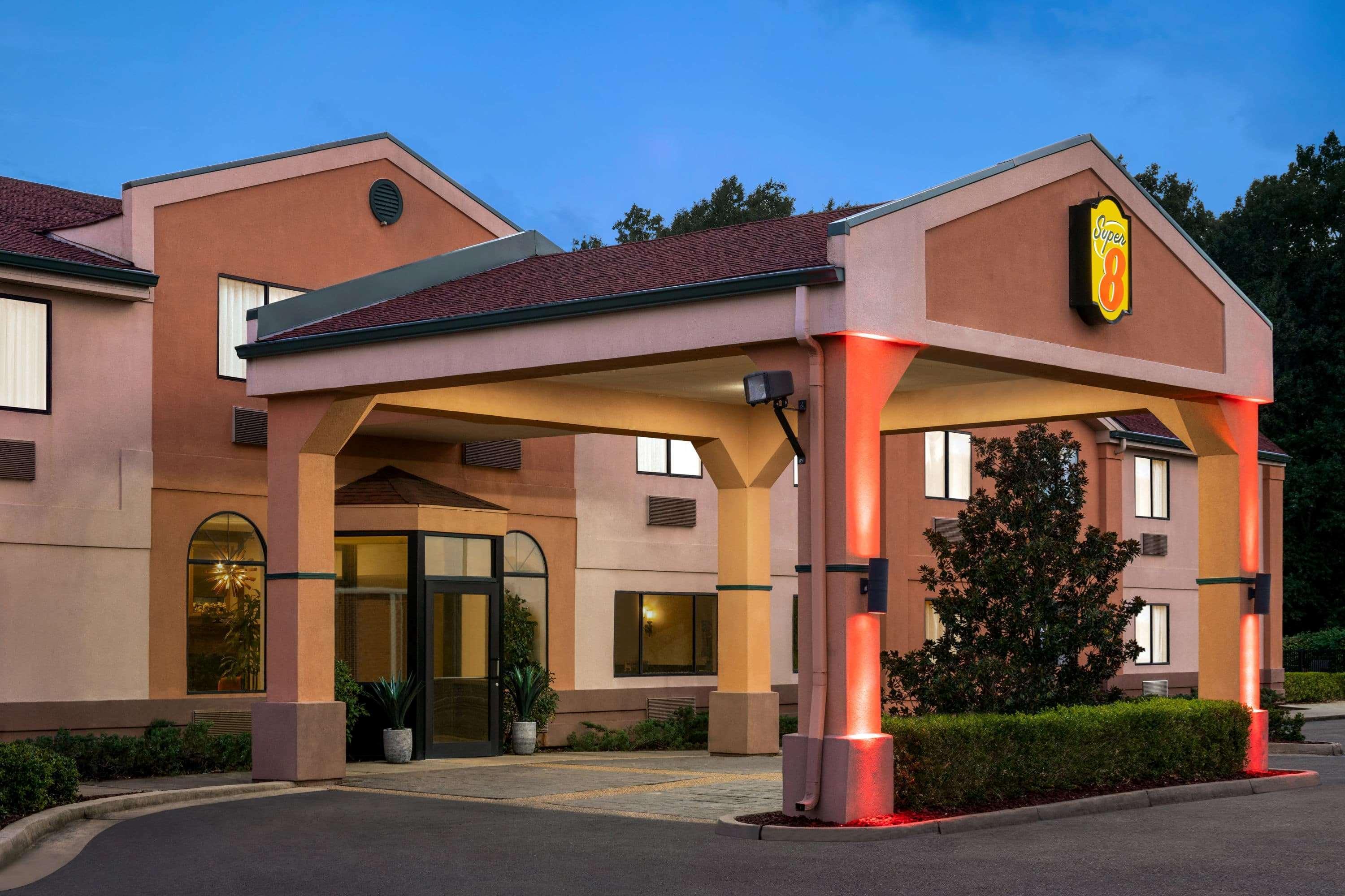 Hotel Super 8 By Wyndham Clinton Exteriér fotografie